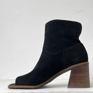 Lucky Brand black suede peep toe bootie NWT sz 10